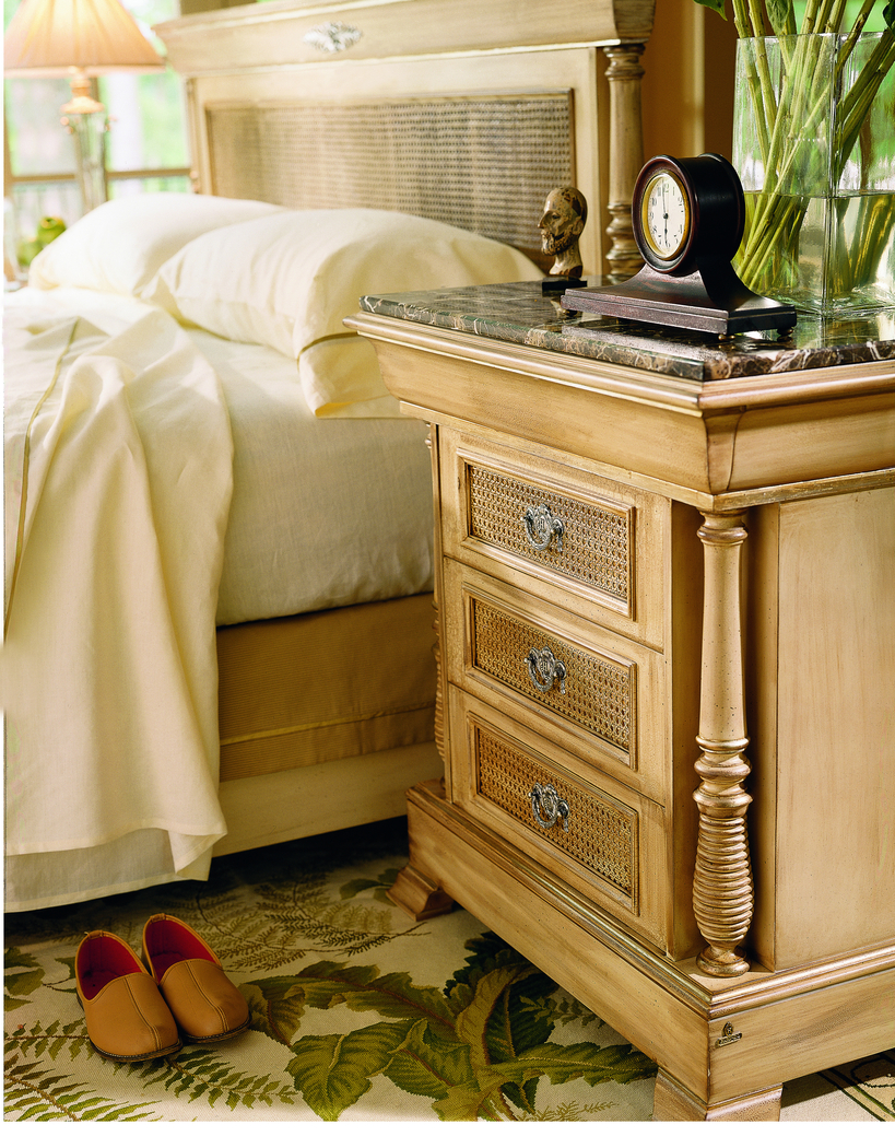 bedside table trianon traditional Hurtado
                                            (imagen 4 de 4)